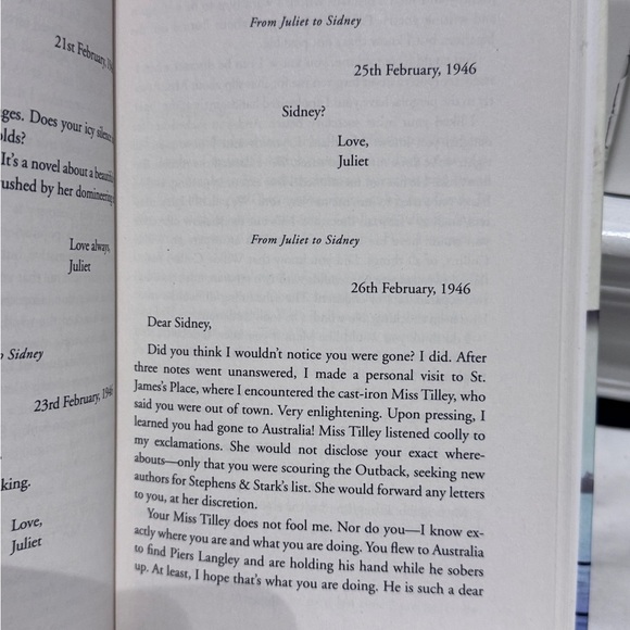 ๐ Vintage 2008 - The Guernsey Literary and Potato Peel Pie Society Book - Picture 14 of 16